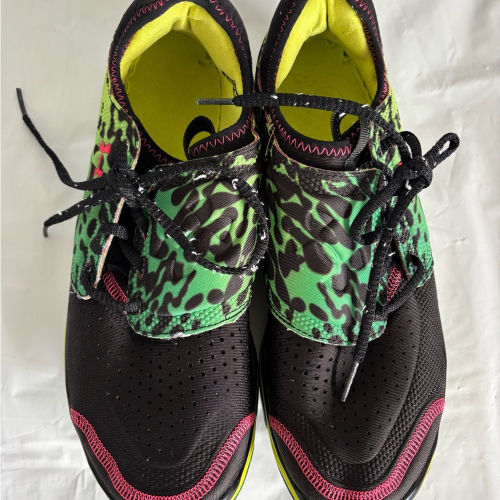 Stylish Black and Green Athletic Sneakers